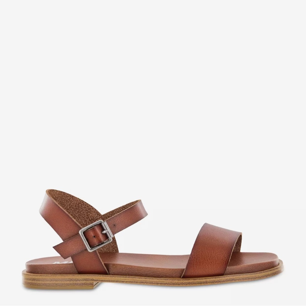 MIA Brown Sandals Minimalist Design